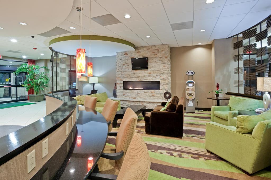 Holiday Inn Olathe Medical Center Restaurant photo